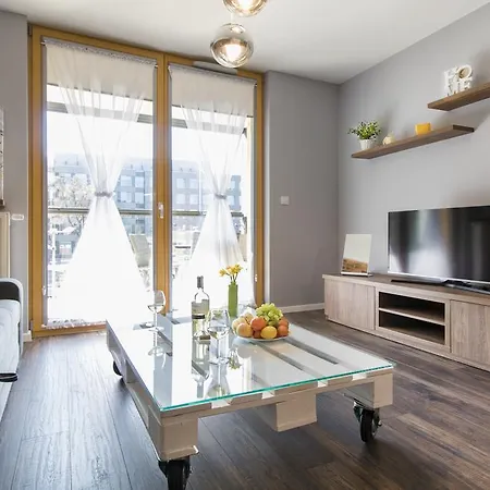 Masarska With Balcony Apartamento *